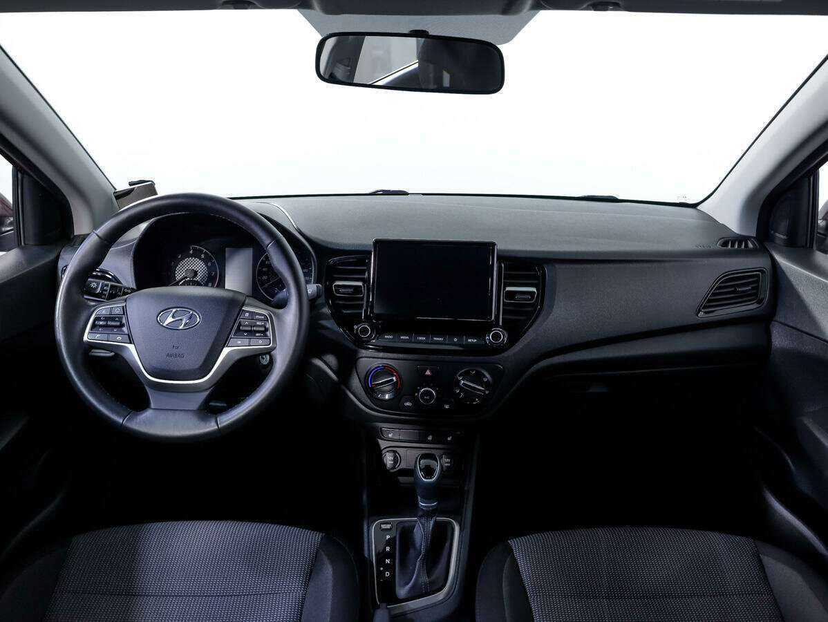 Hyundai Solaris с пробегом — 2021 год. Фото: #9
