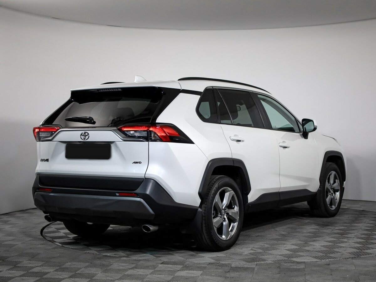 Toyota RAV4 с пробегом — 2019 год. Фото: #4