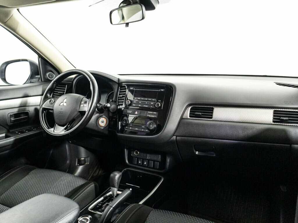 Mitsubishi Outlander с пробегом — 2018 год. Фото: #8