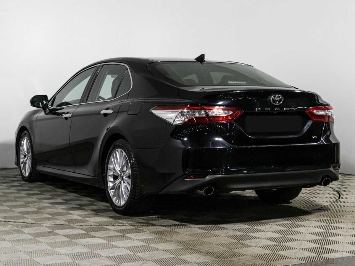 Toyota Camry с пробегом — 2018 год. Фото: #6