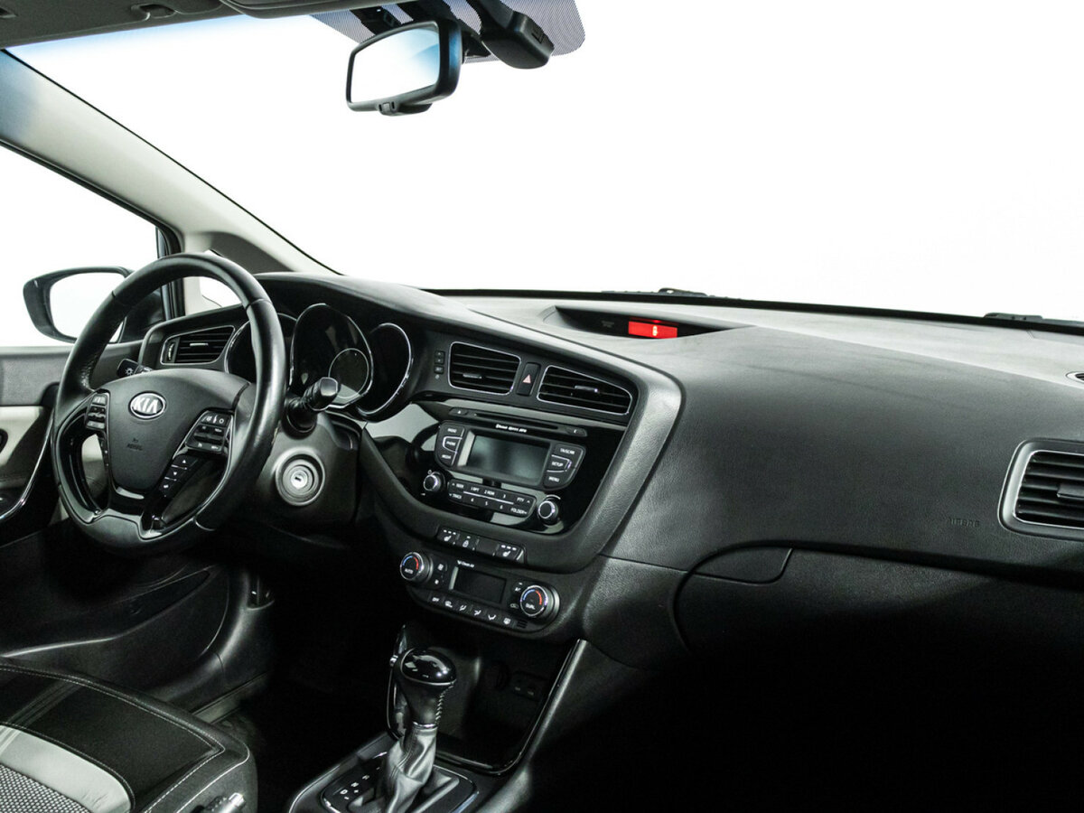 Kia Ceed с пробегом — 2015 год. Фото: #8