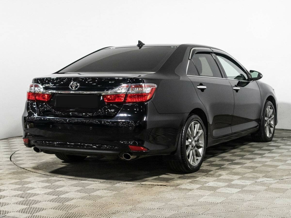 Toyota Camry с пробегом — 2017 год. Фото: #4