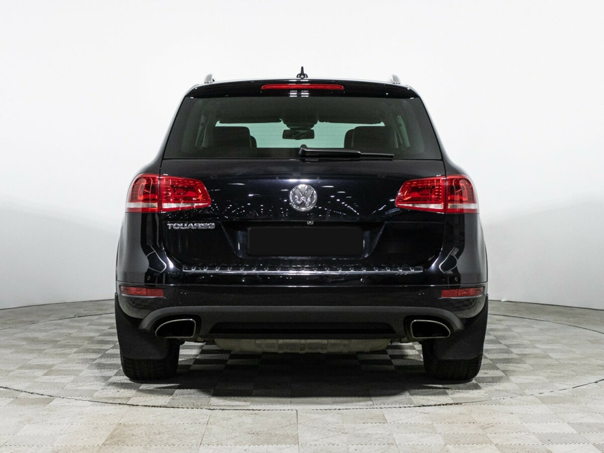 Volkswagen Touareg с пробегом — 2014 год. Фото: #4