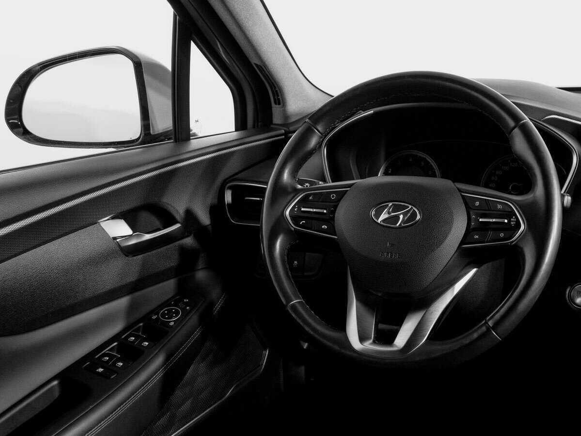 Hyundai Santa Fe с пробегом — 2018 год. Фото: #14
