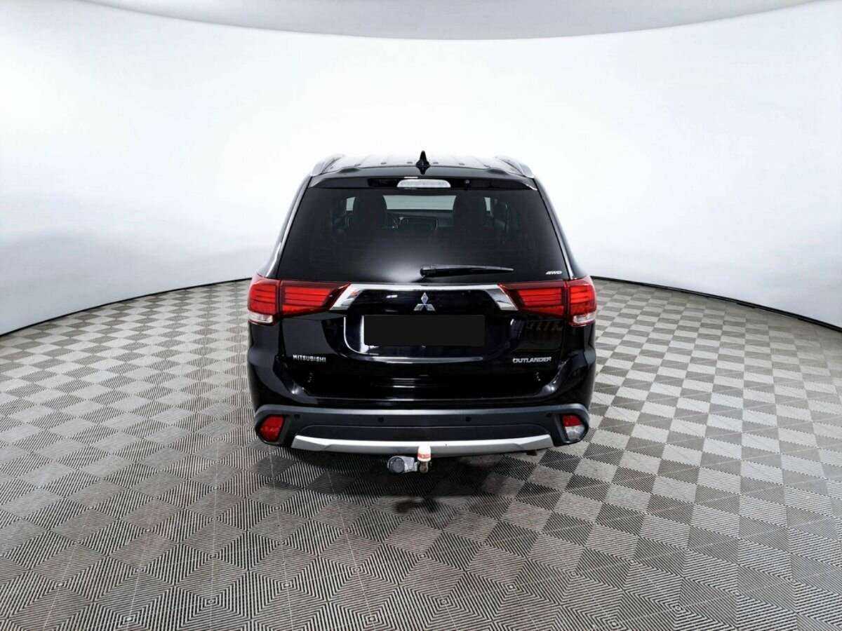 Mitsubishi Outlander с пробегом — 2017 год. Фото: #5