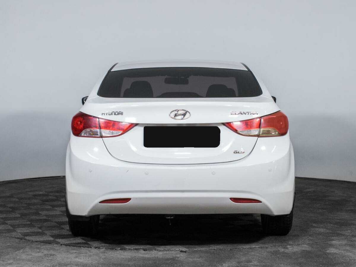 Hyundai Elantra с пробегом — 2013 год. Фото: #5