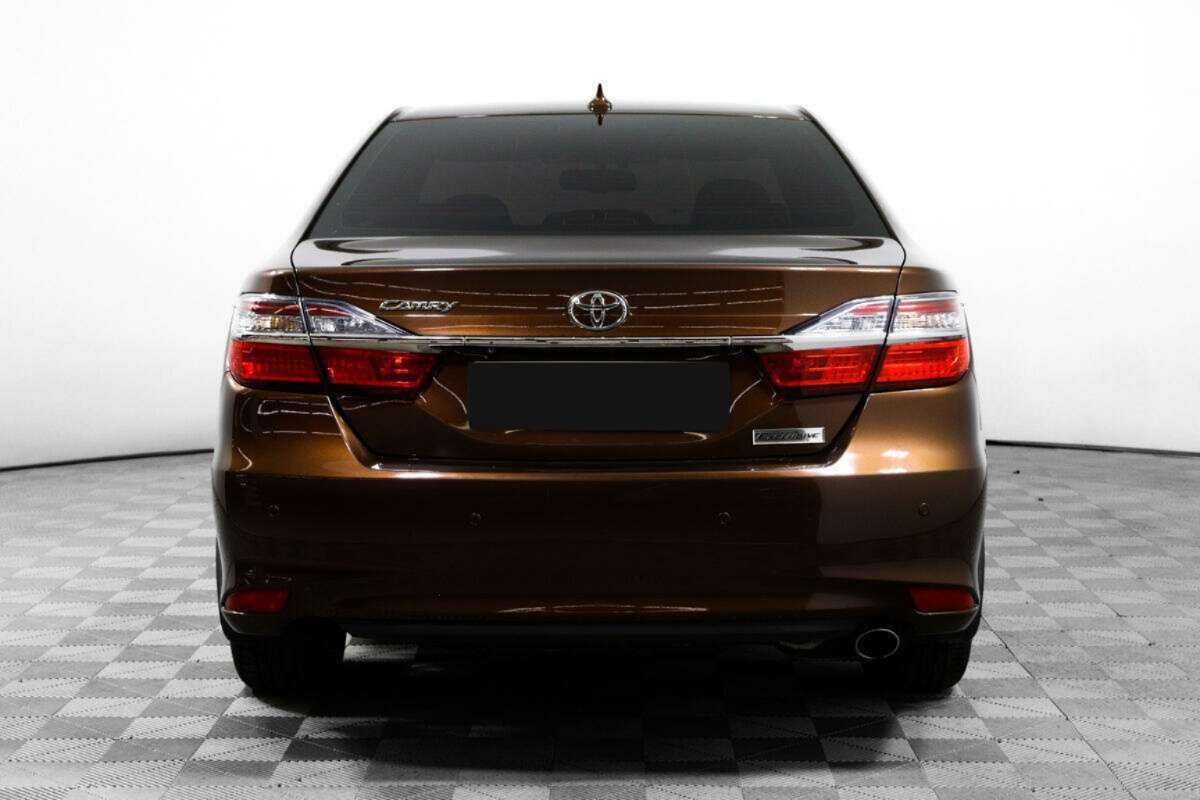Toyota Camry с пробегом — 2017 год. Фото: #5