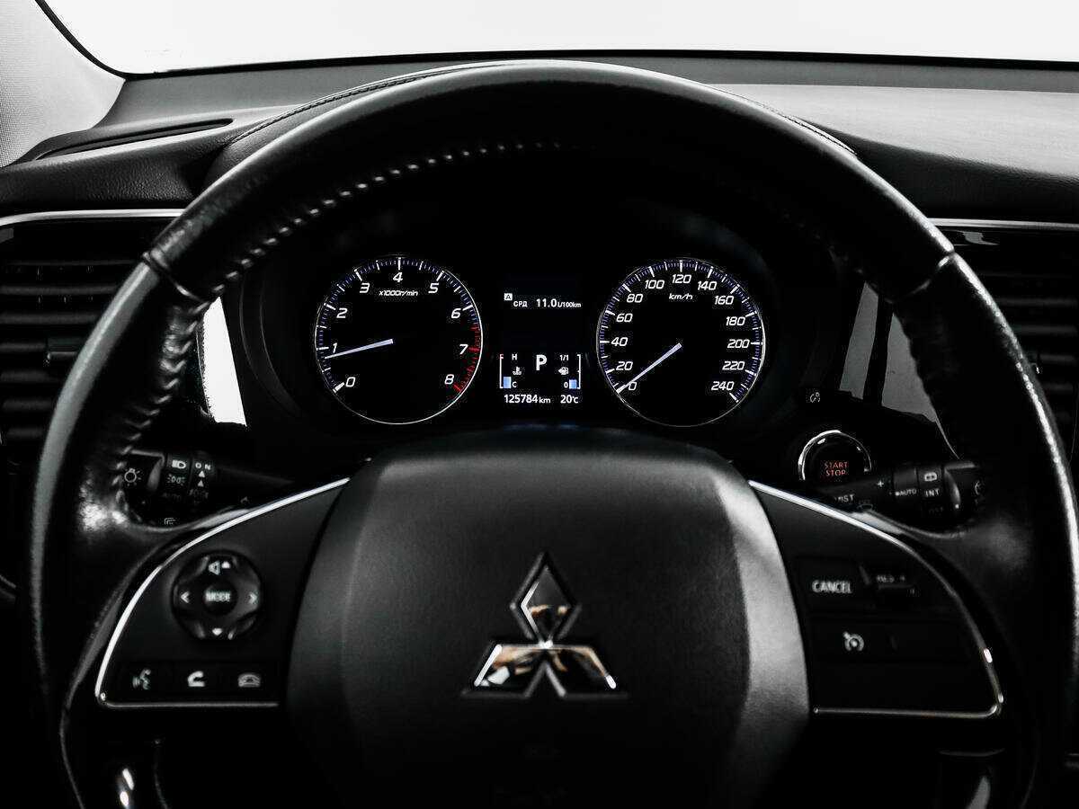 Mitsubishi Outlander с пробегом — 2020 год. Фото: #16
