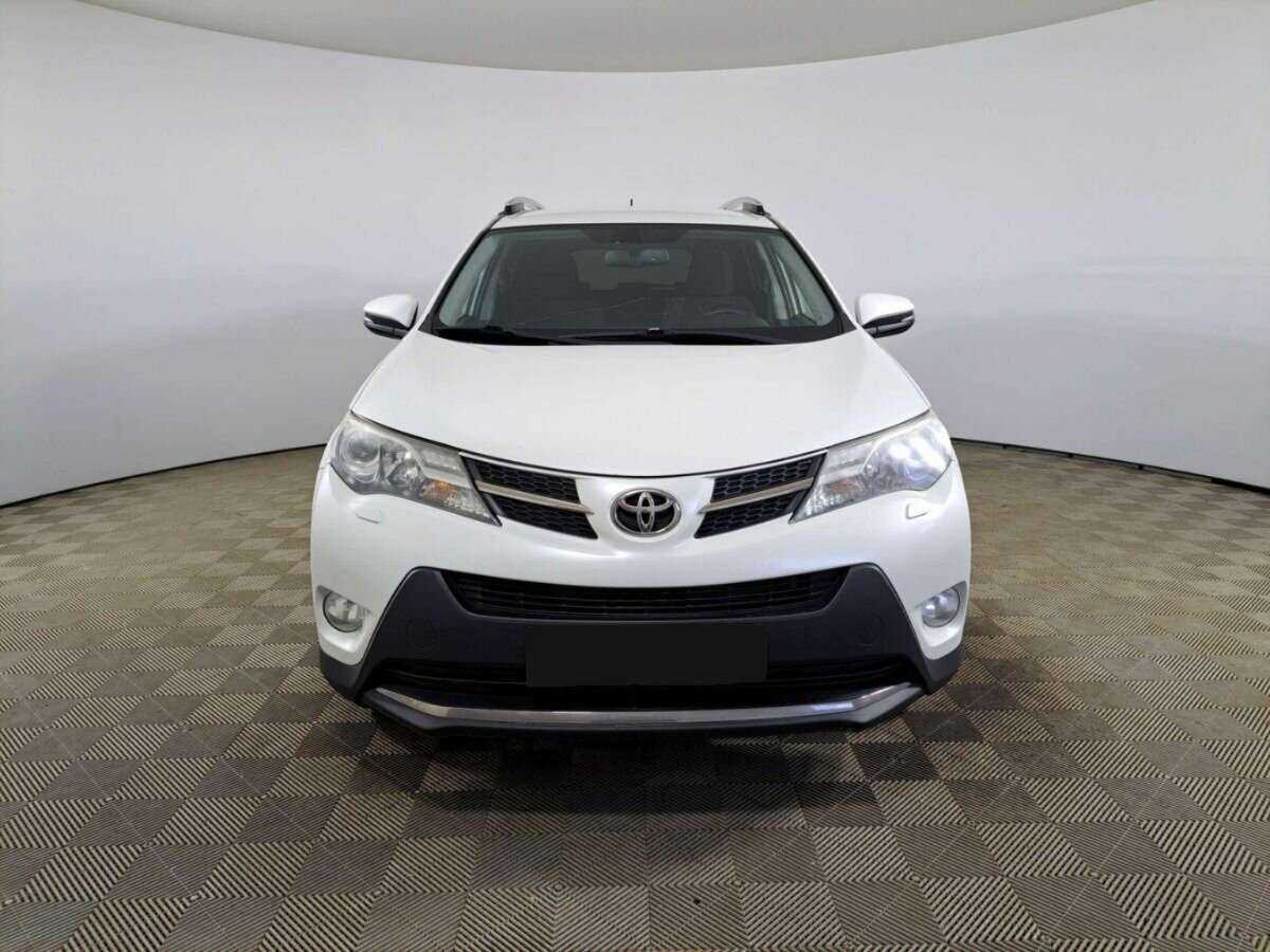 Toyota RAV4 с пробегом — 2014 год. Фото: #1