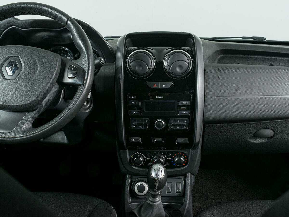 Renault Duster с пробегом — 2017 год. Фото: #10