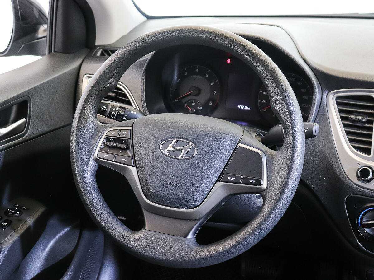 Hyundai Solaris с пробегом — 2021 год. Фото: #13