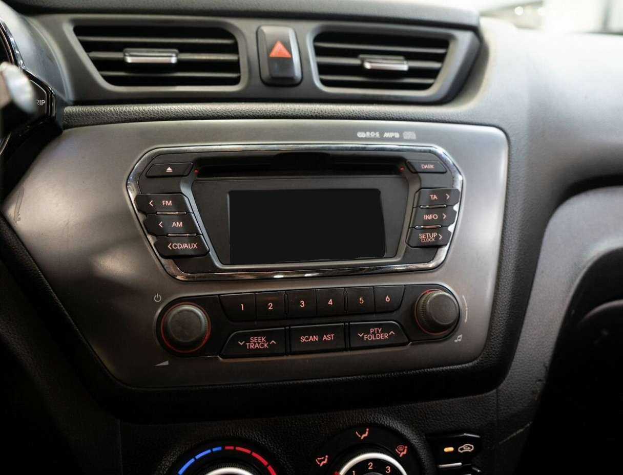 Kia Rio с пробегом — 2012 год. Фото: #10
