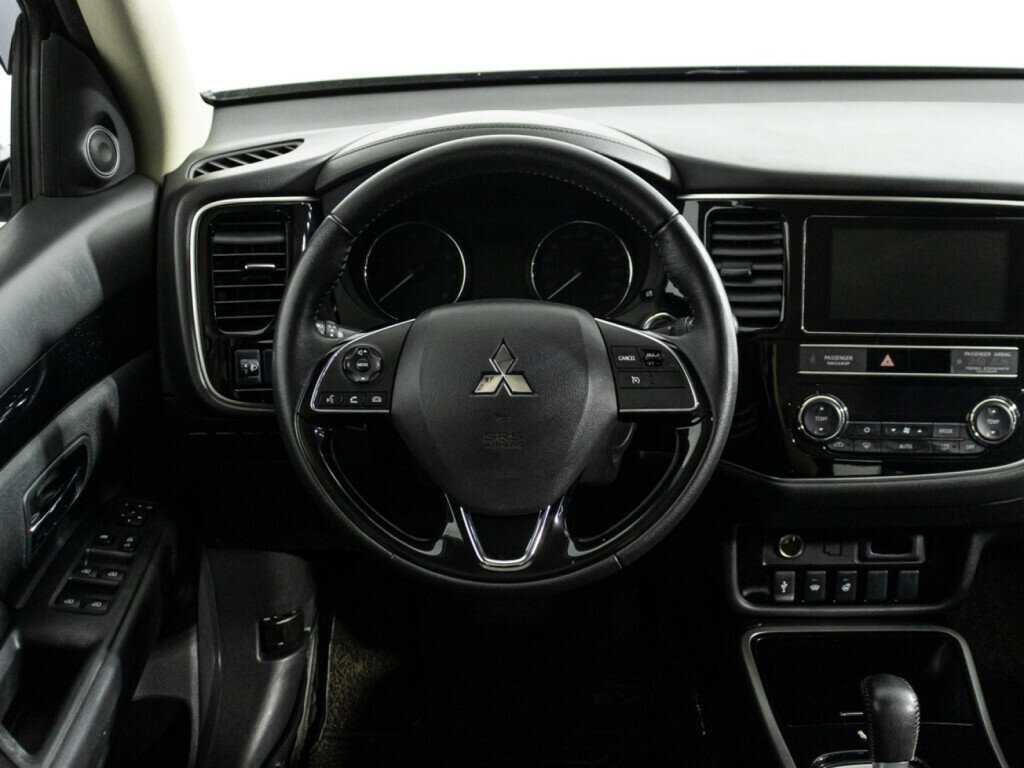 Mitsubishi Outlander с пробегом — 2019 год. Фото: #15