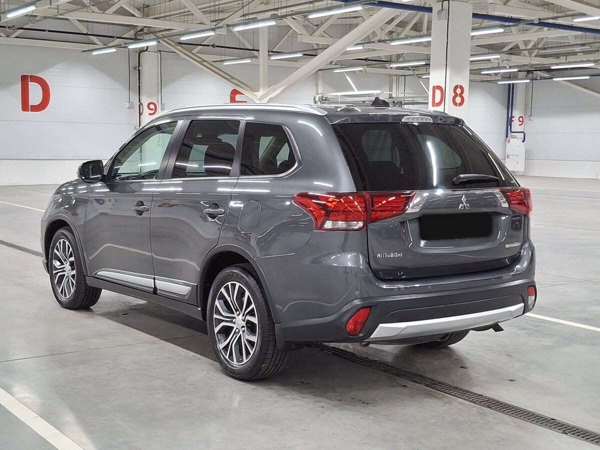 Mitsubishi Outlander с пробегом — 2016 год. Фото: #6