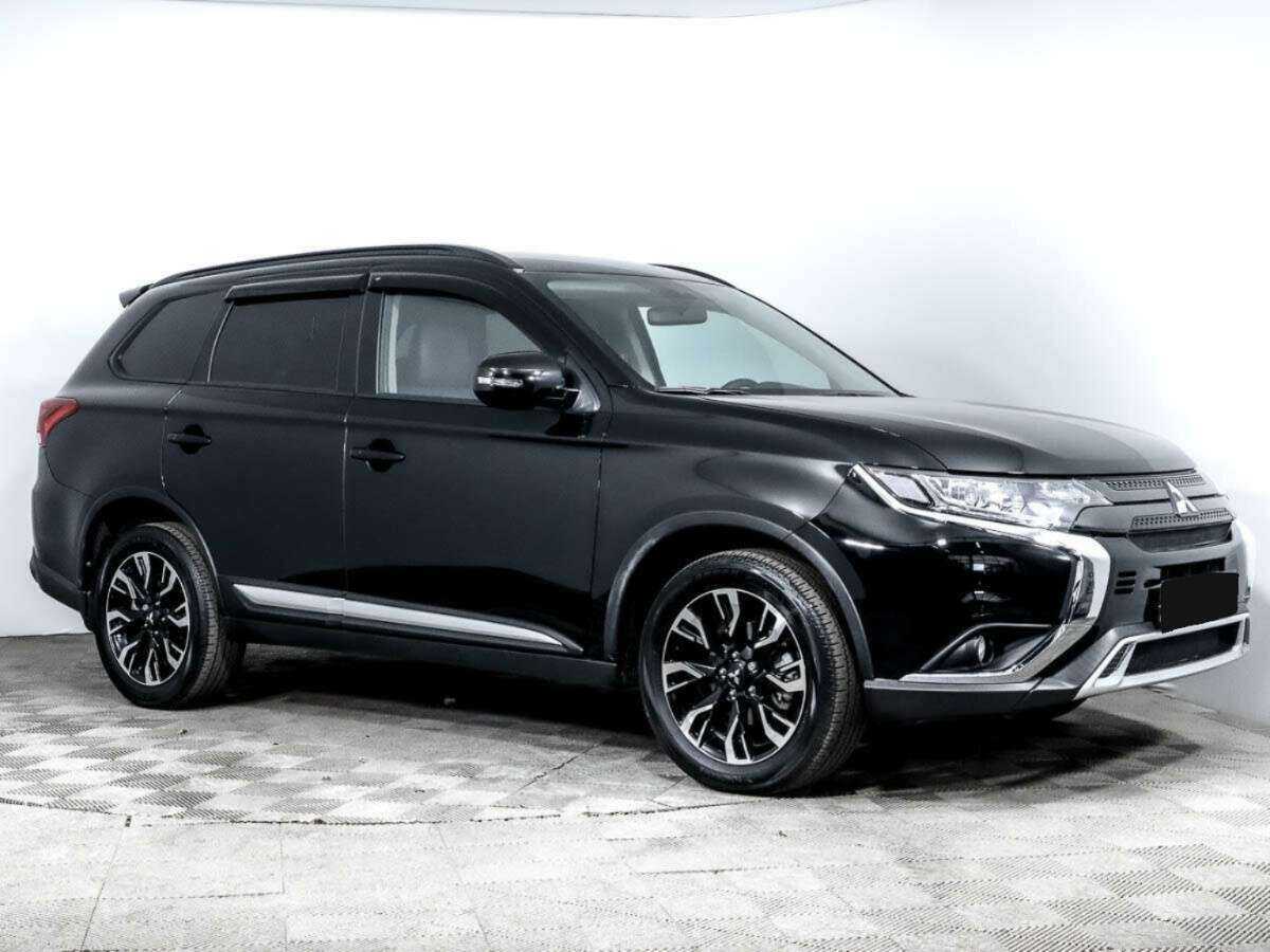 Mitsubishi Outlander с пробегом — 2022 год. Фото: #2
