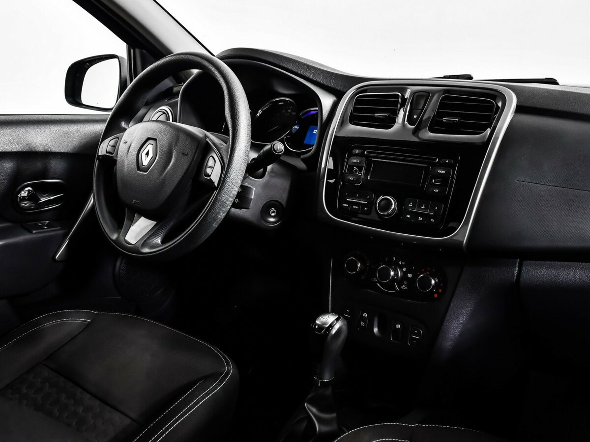 Renault Logan с пробегом — 2018 год. Фото: #8