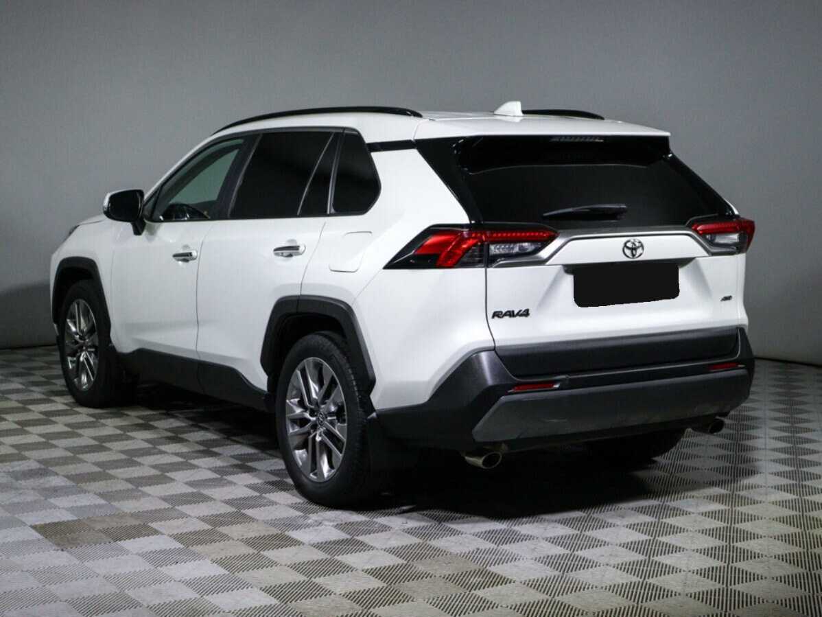 Toyota RAV4 с пробегом — 2020 год. Фото: #6