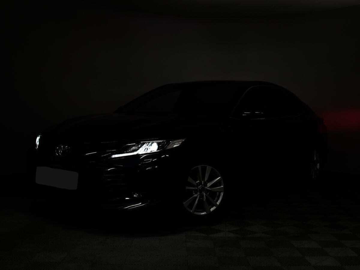 Toyota Camry с пробегом — 2019 год. Фото: #1