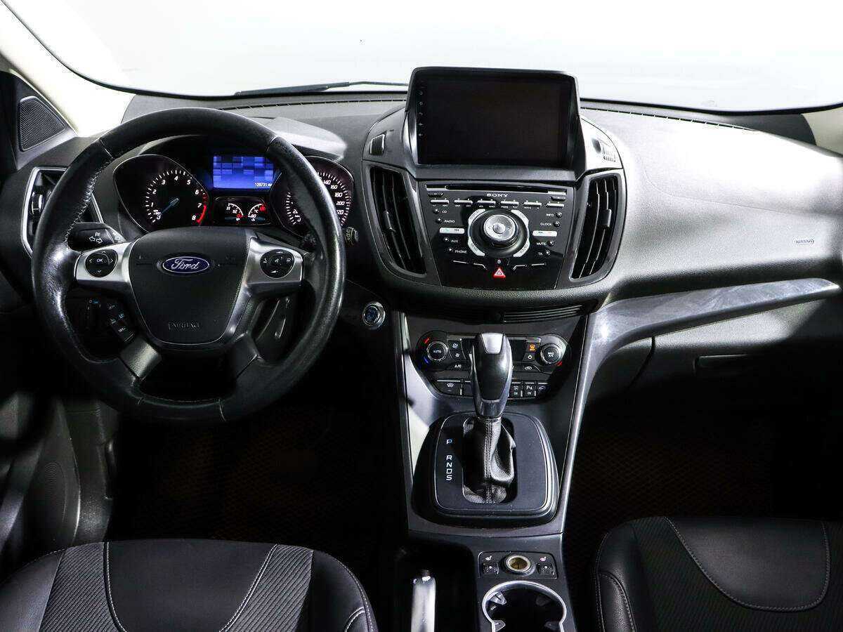 Ford Kuga с пробегом — 2015 год. Фото: #10