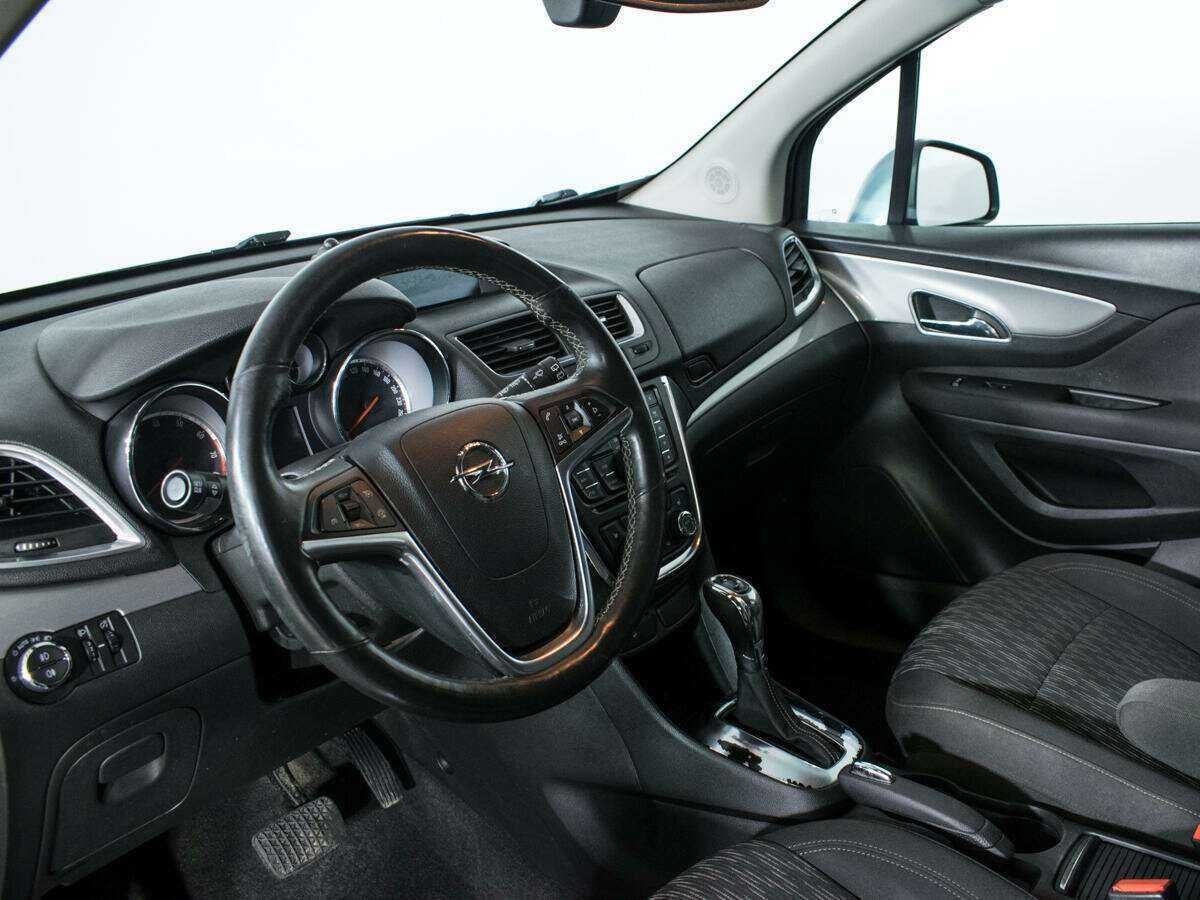 Opel Mokka с пробегом — 2012 год. Фото: #12