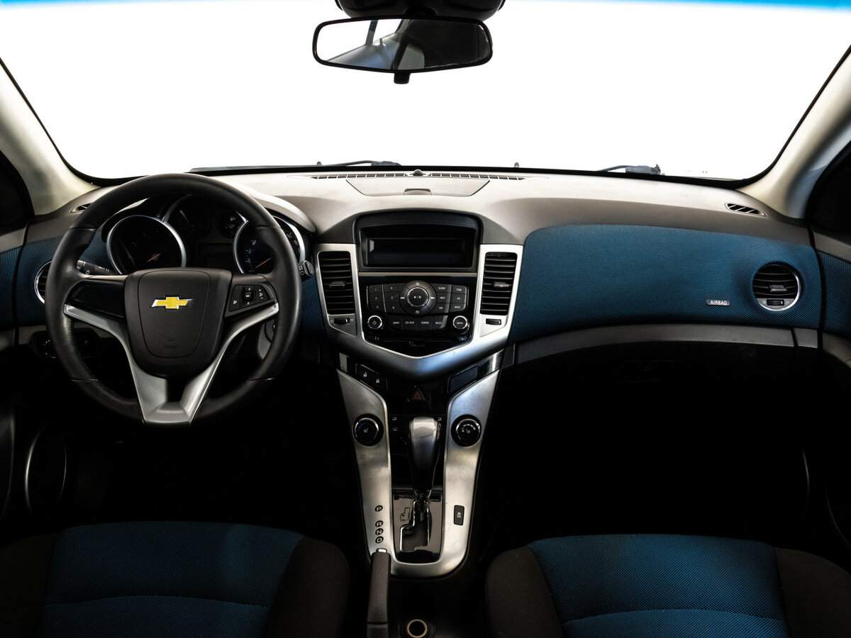 Chevrolet Cruze с пробегом — 2012 год. Фото: #7