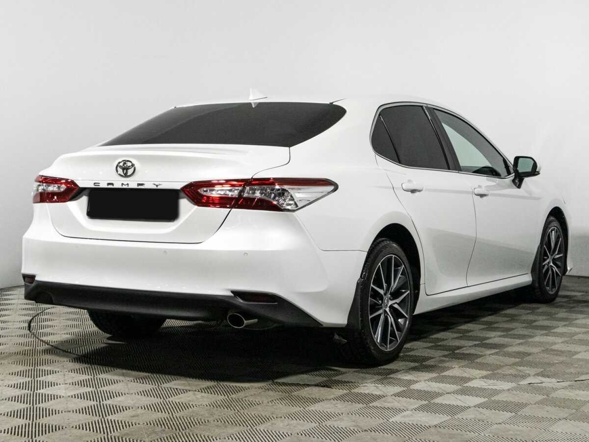 Toyota Camry с пробегом — 2021 год. Фото: #3