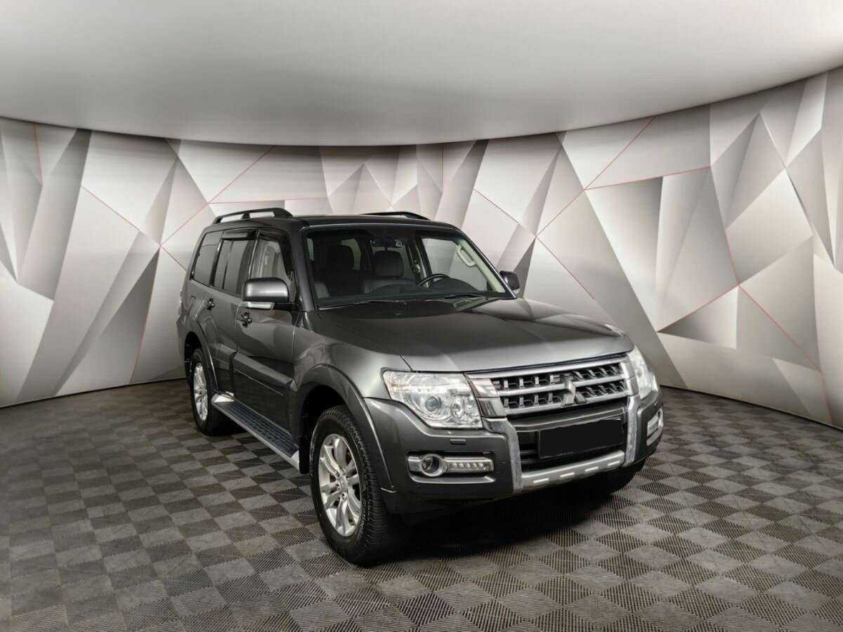 Mitsubishi Pajero с пробегом — 2015 год. Фото: #2
