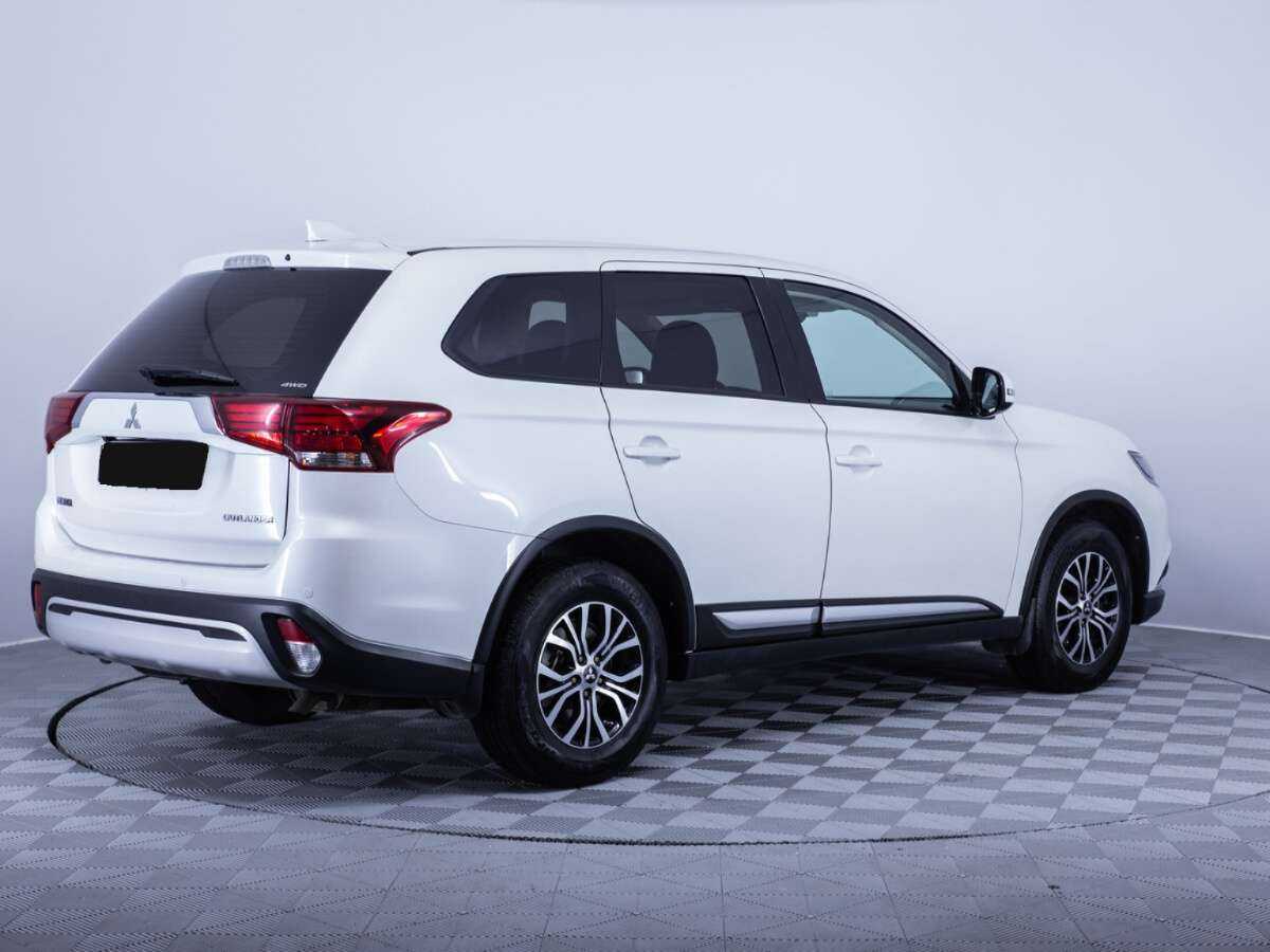 Mitsubishi Outlander с пробегом — 2020 год. Фото: #4