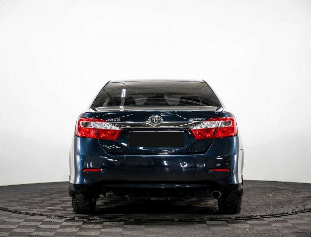Toyota Camry с пробегом — 2014 год. Фото: #4