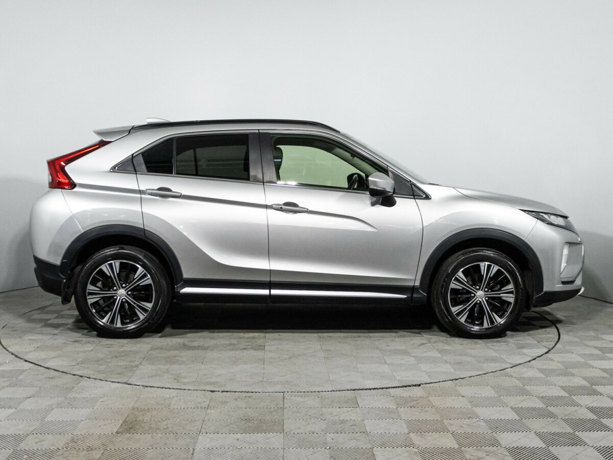 Mitsubishi Eclipse Cross с пробегом — 2018 год. Фото: #3