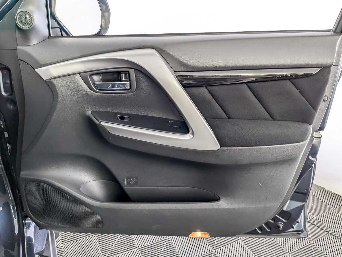 Mitsubishi Pajero Sport с пробегом — 2019 год. Фото: #21