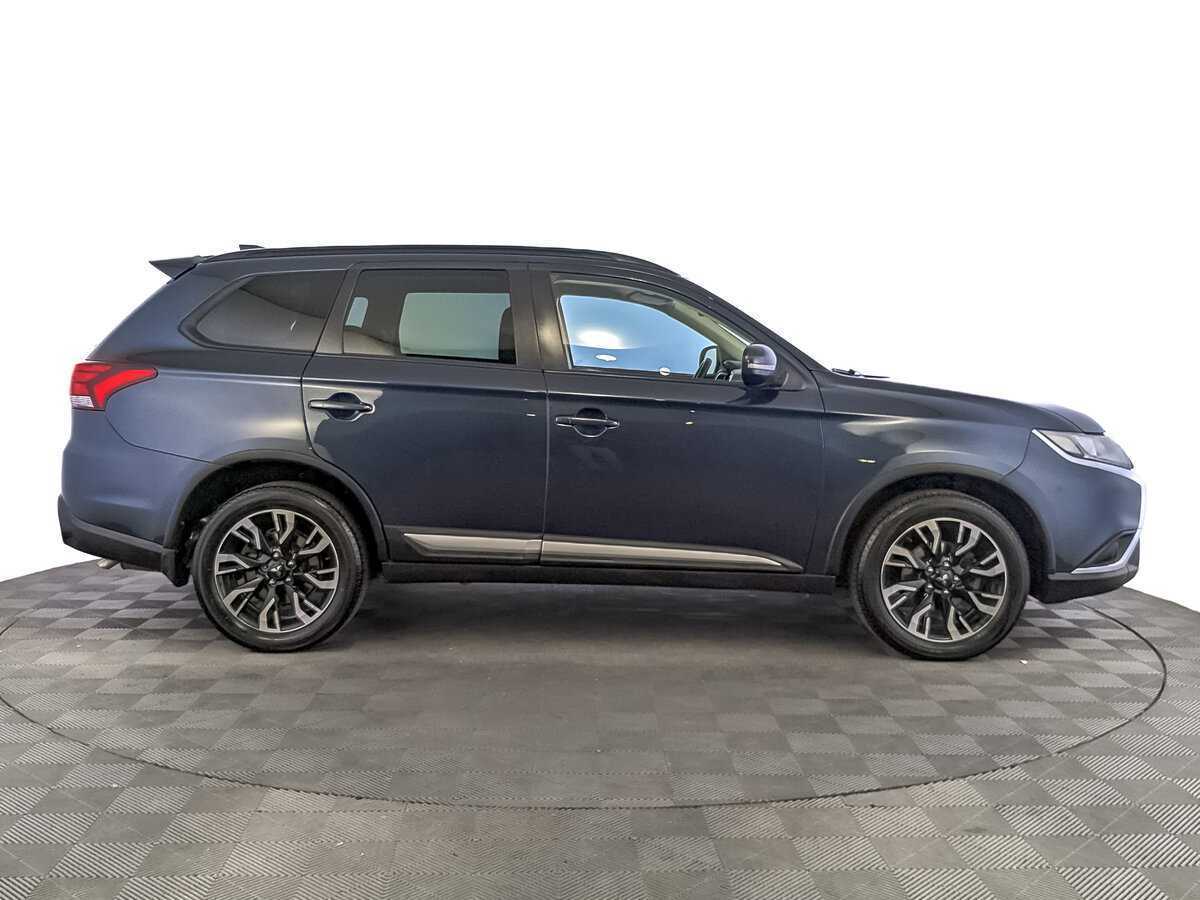 Mitsubishi Outlander с пробегом — 2021 год. Фото: #3