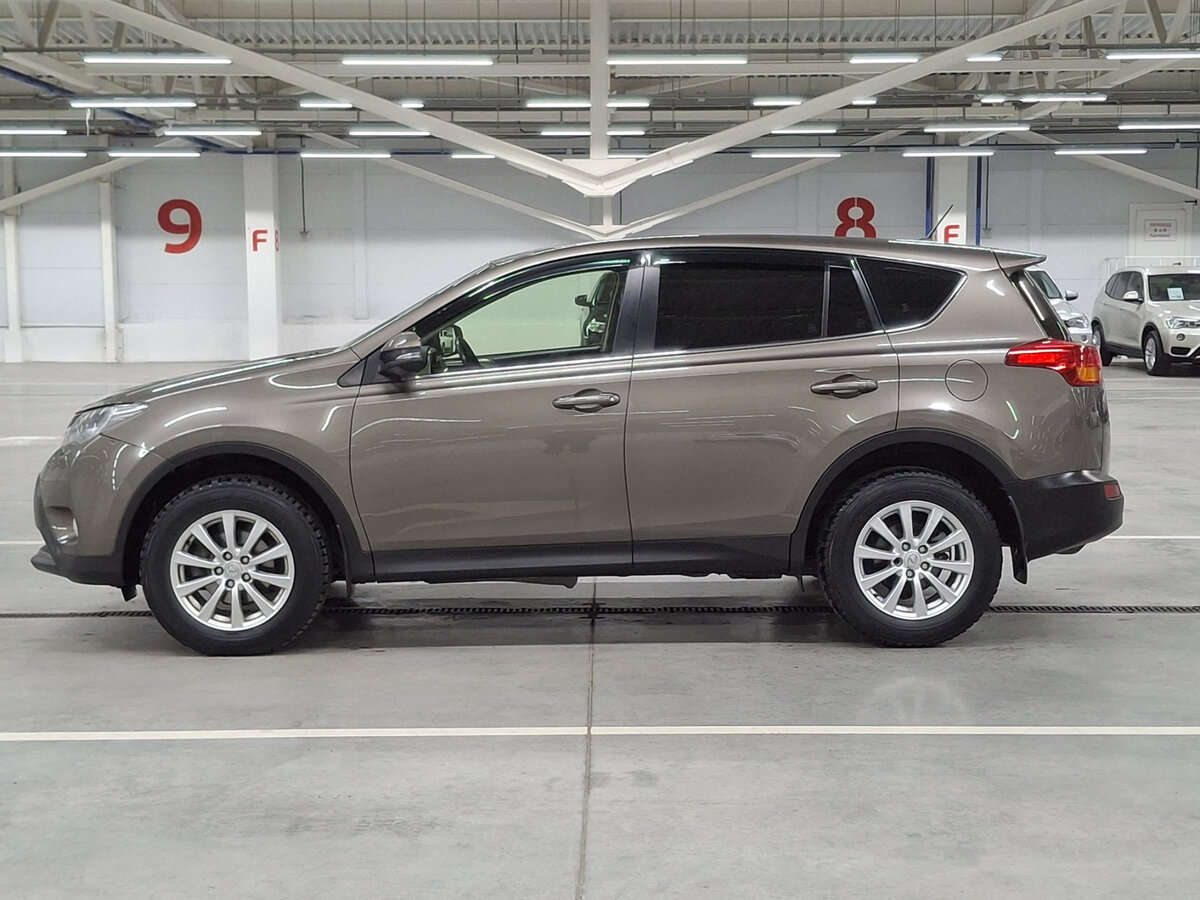 Toyota RAV4 с пробегом — 2013 год. Фото: #7
