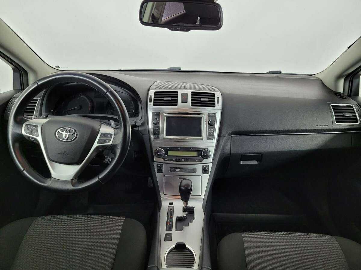 Toyota Avensis с пробегом — 2012 год. Фото: #6