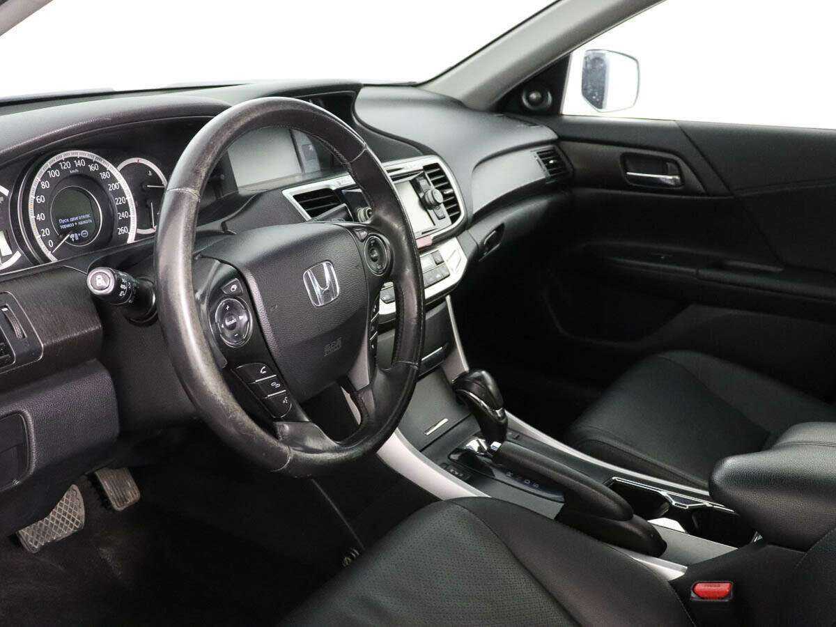Honda Accord с пробегом — 2013 год. Фото: #7