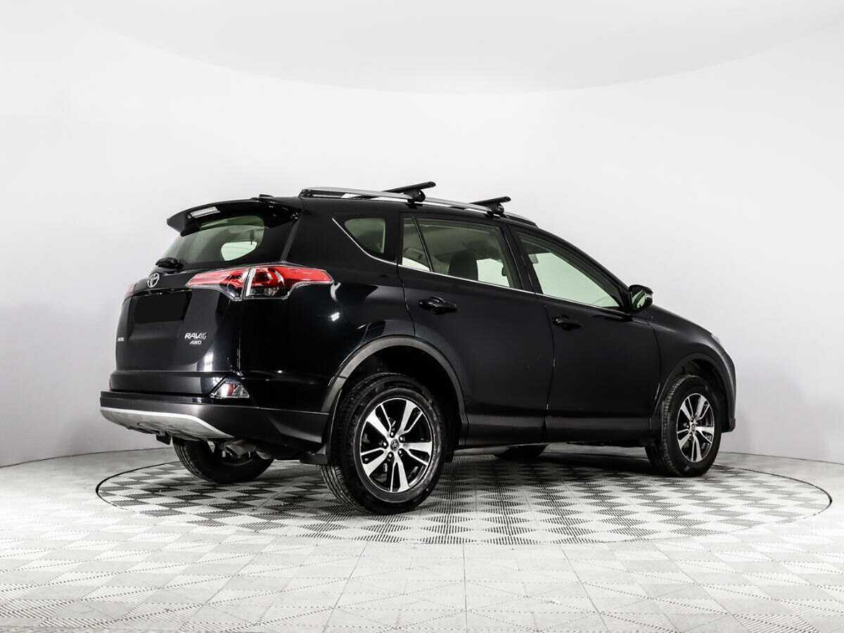 Toyota RAV4 с пробегом — 2016 год. Фото: #4
