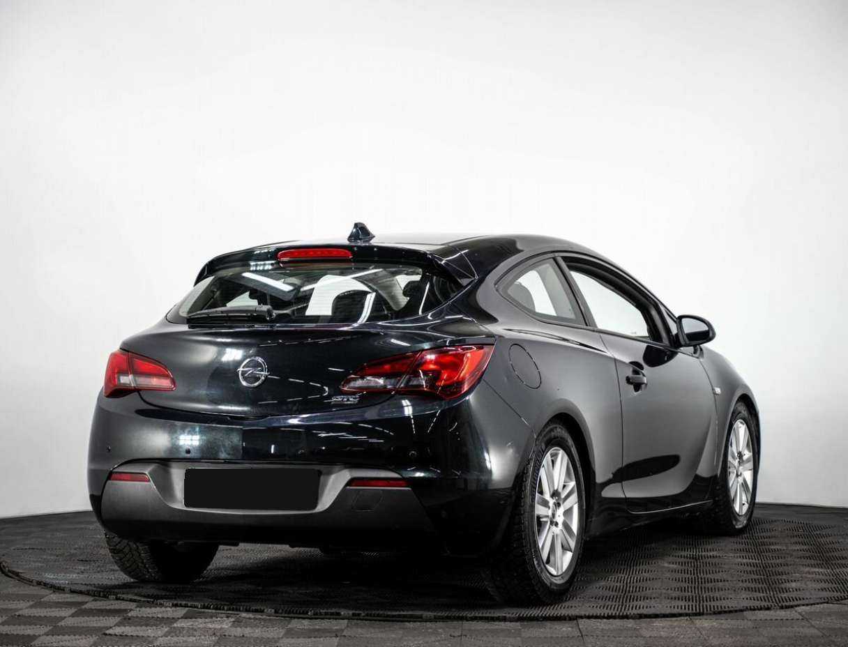 Opel Astra с пробегом — 2013 год. Фото: #3