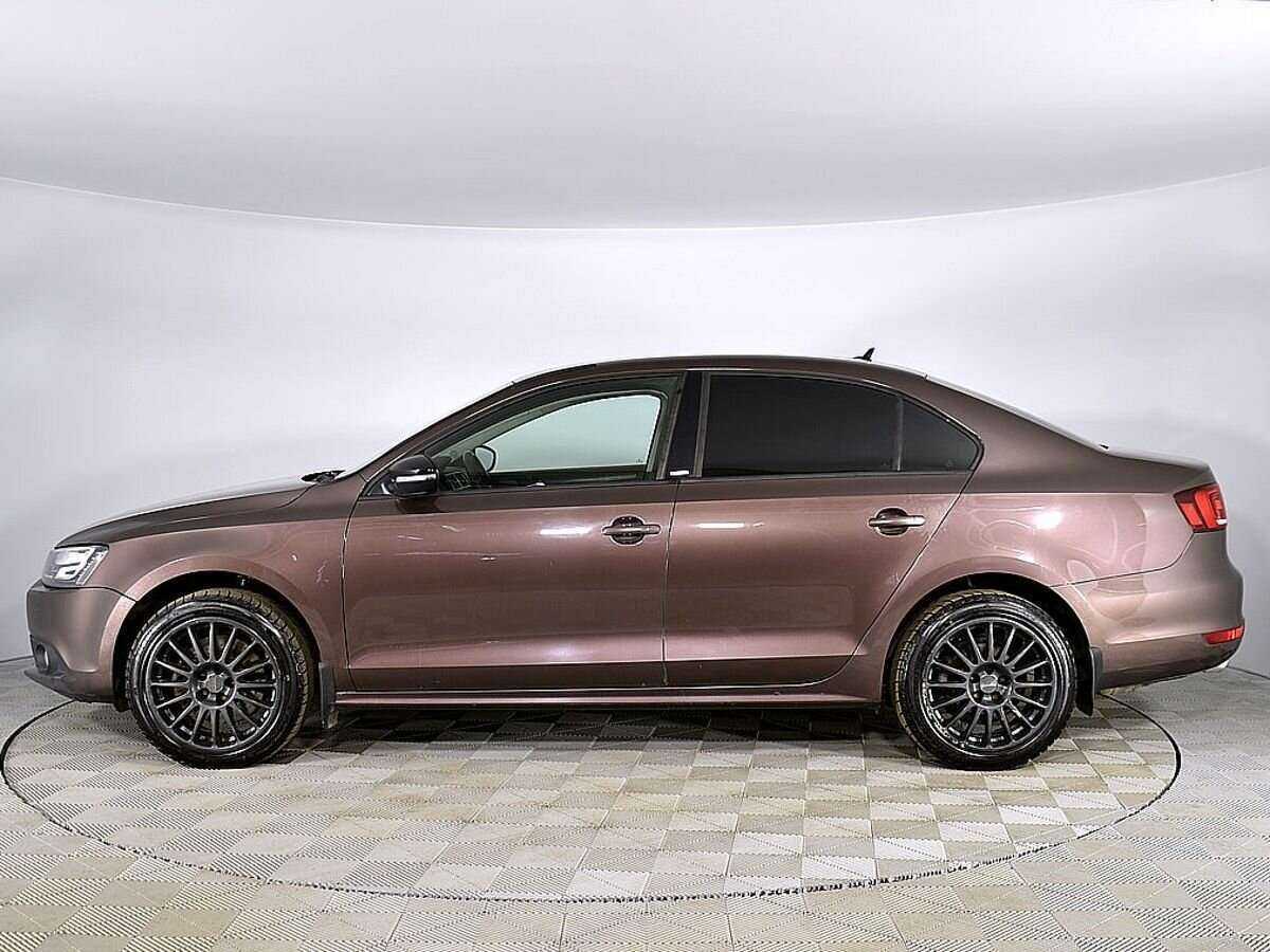 Volkswagen Jetta с пробегом — 2014 год. Фото: #4