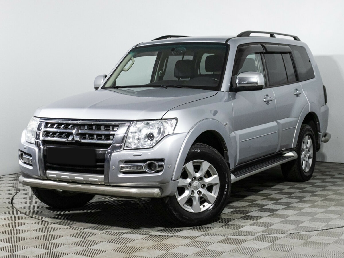 Mitsubishi Pajero с пробегом — 2015 год. Фото: #0