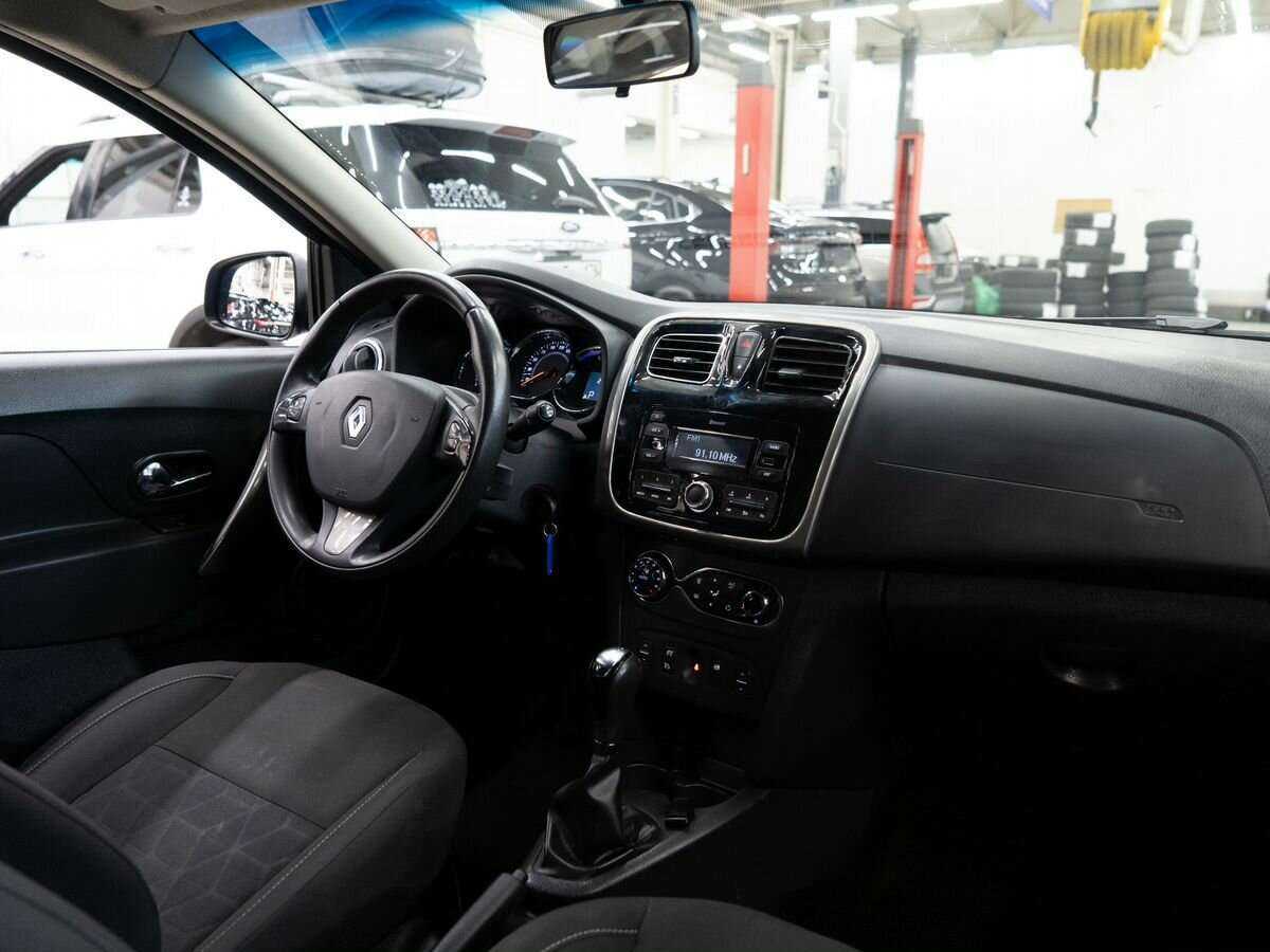 Renault Sandero с пробегом — 2018 год. Фото: #13