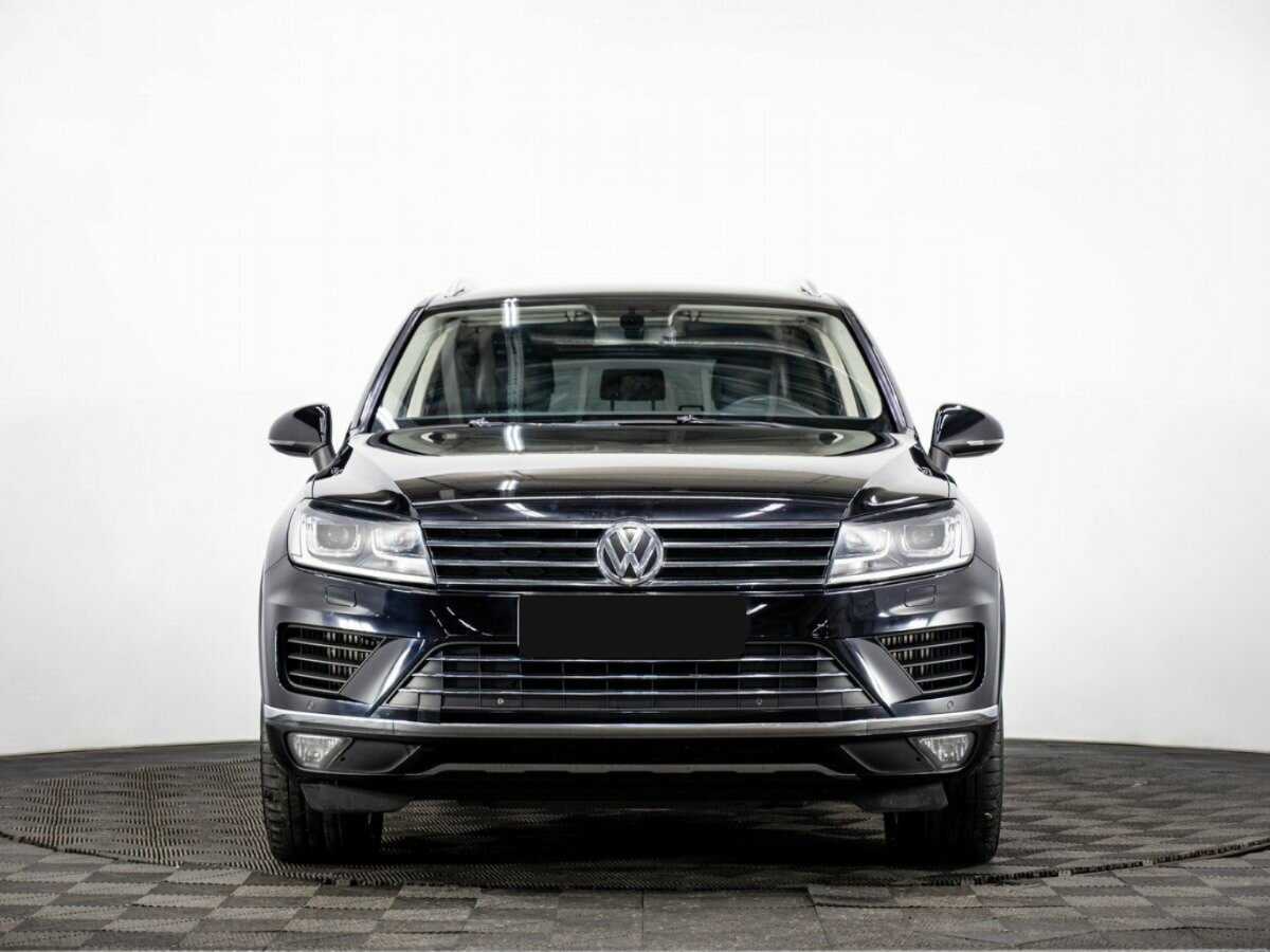 Volkswagen Touareg с пробегом — 2016 год. Фото: #1