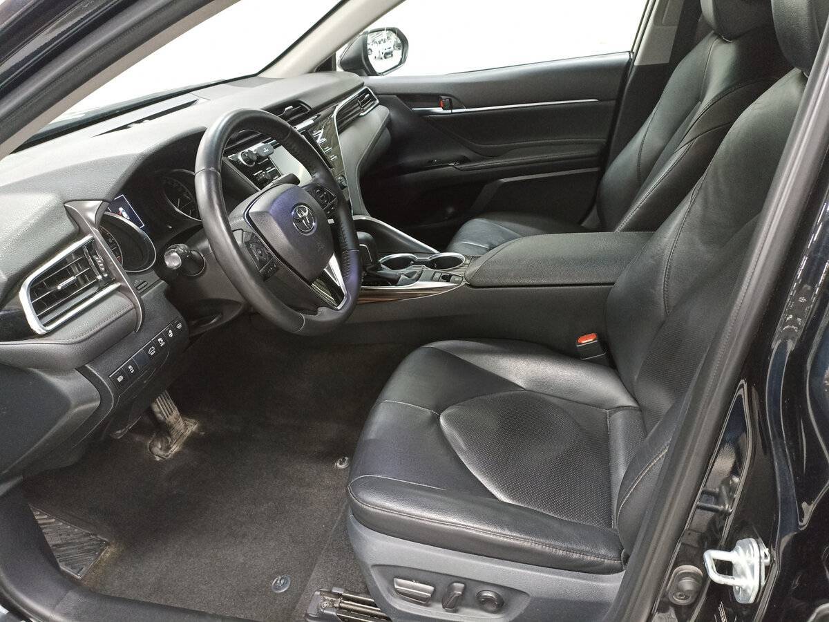 Toyota Camry с пробегом — 2019 год. Фото: #15