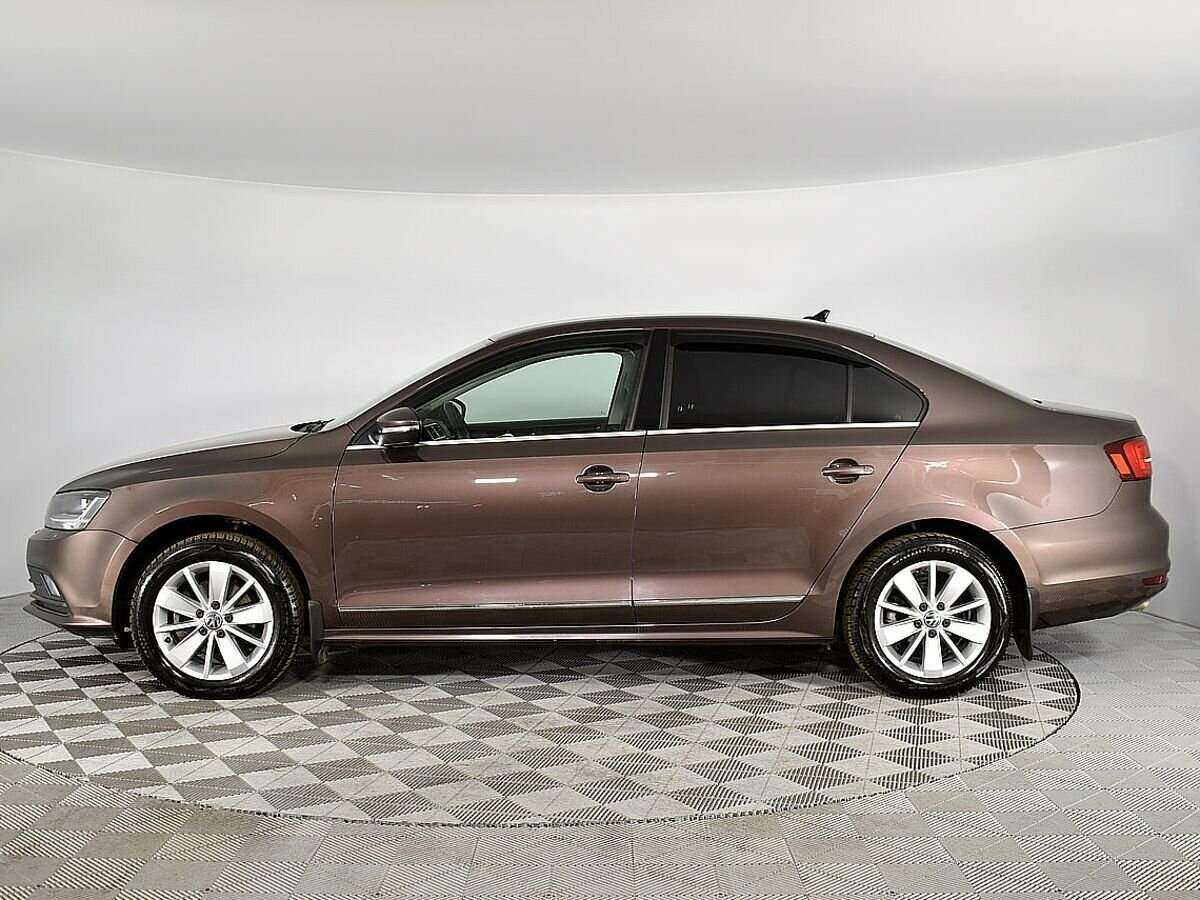 Volkswagen Jetta с пробегом — 2017 год. Фото: #4