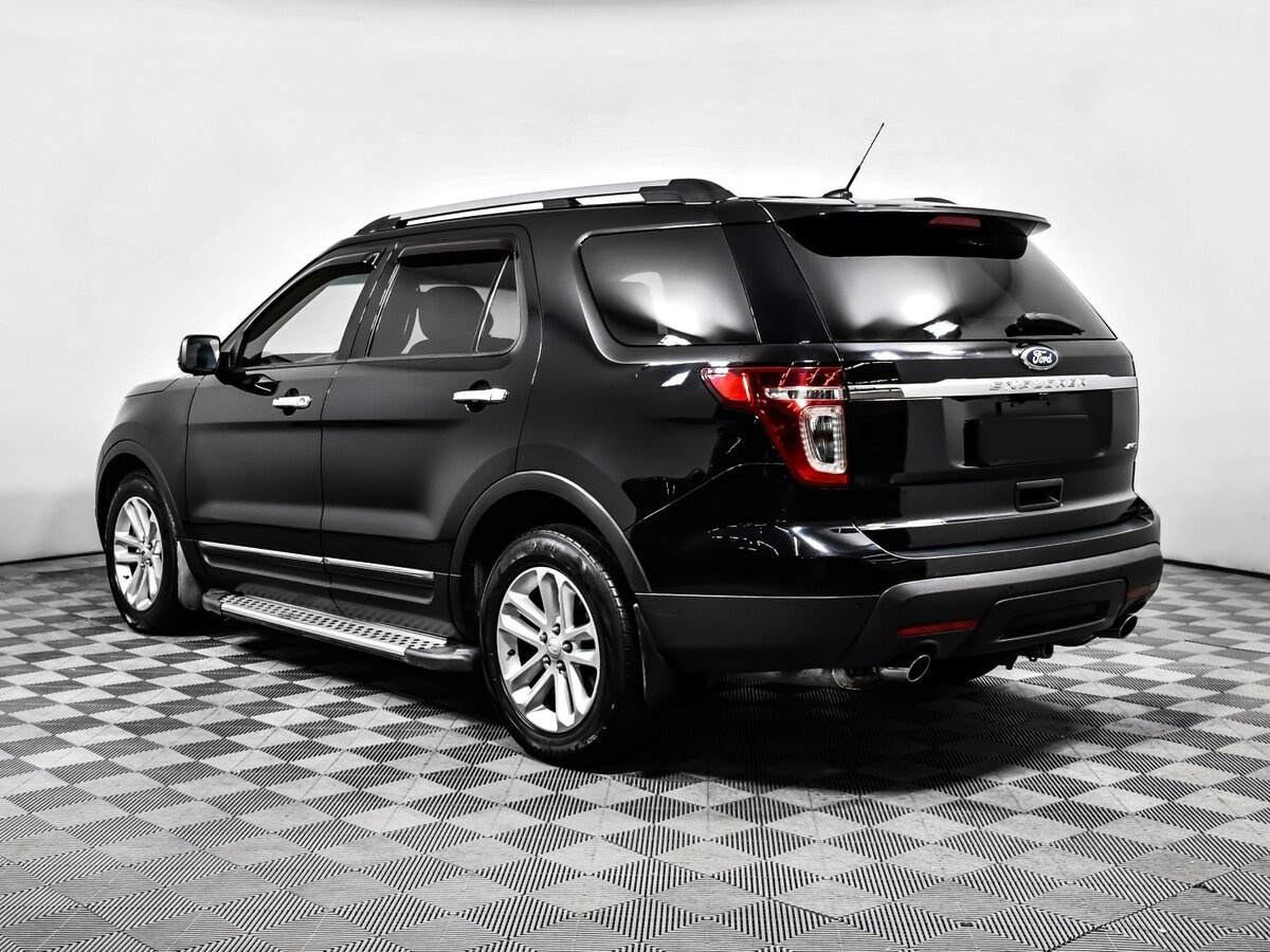 Ford Explorer с пробегом — 2013 год. Фото: #5