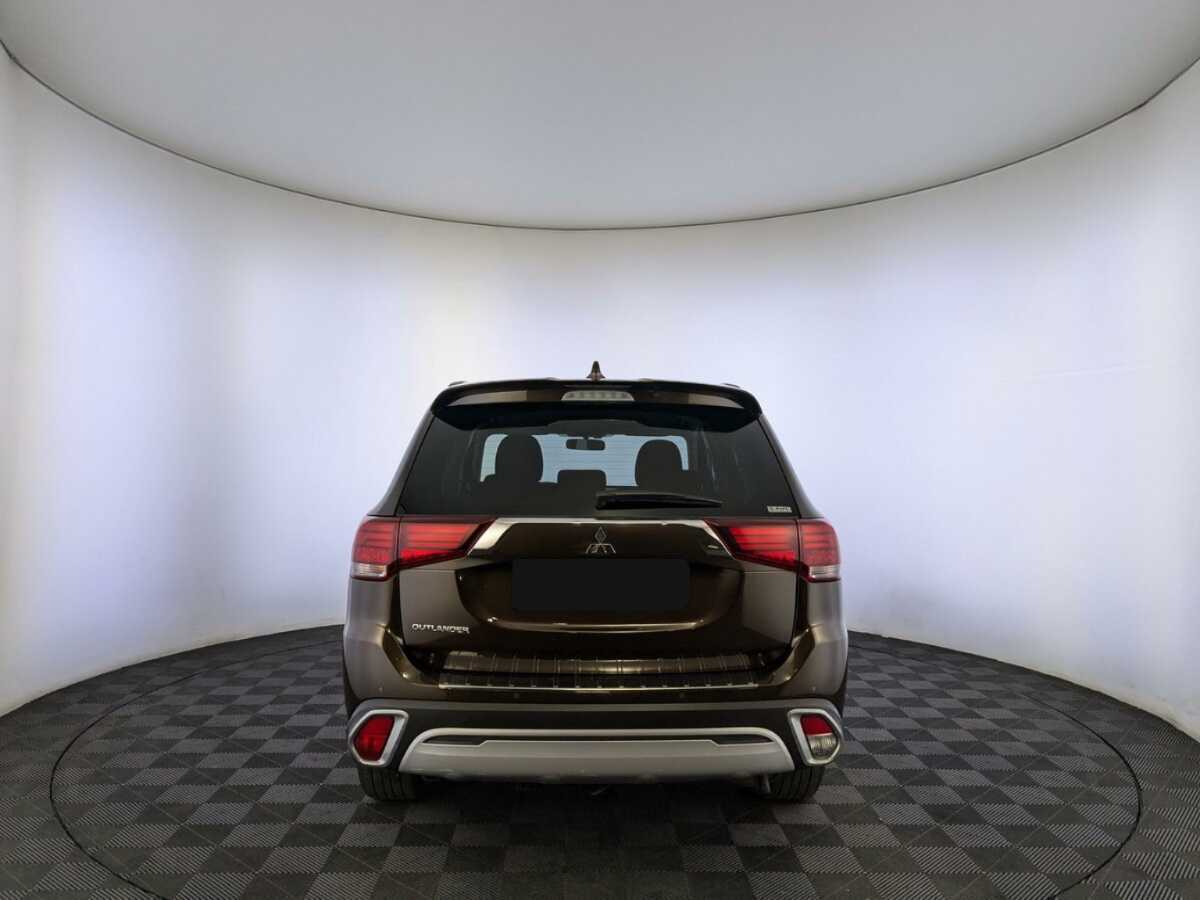 Mitsubishi Outlander с пробегом — 2022 год. Фото: #5