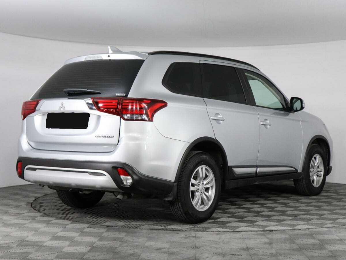 Mitsubishi Outlander с пробегом — 2022 год. Фото: #4