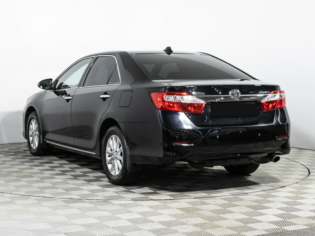 Toyota Camry с пробегом — 2014 год. Фото: #6