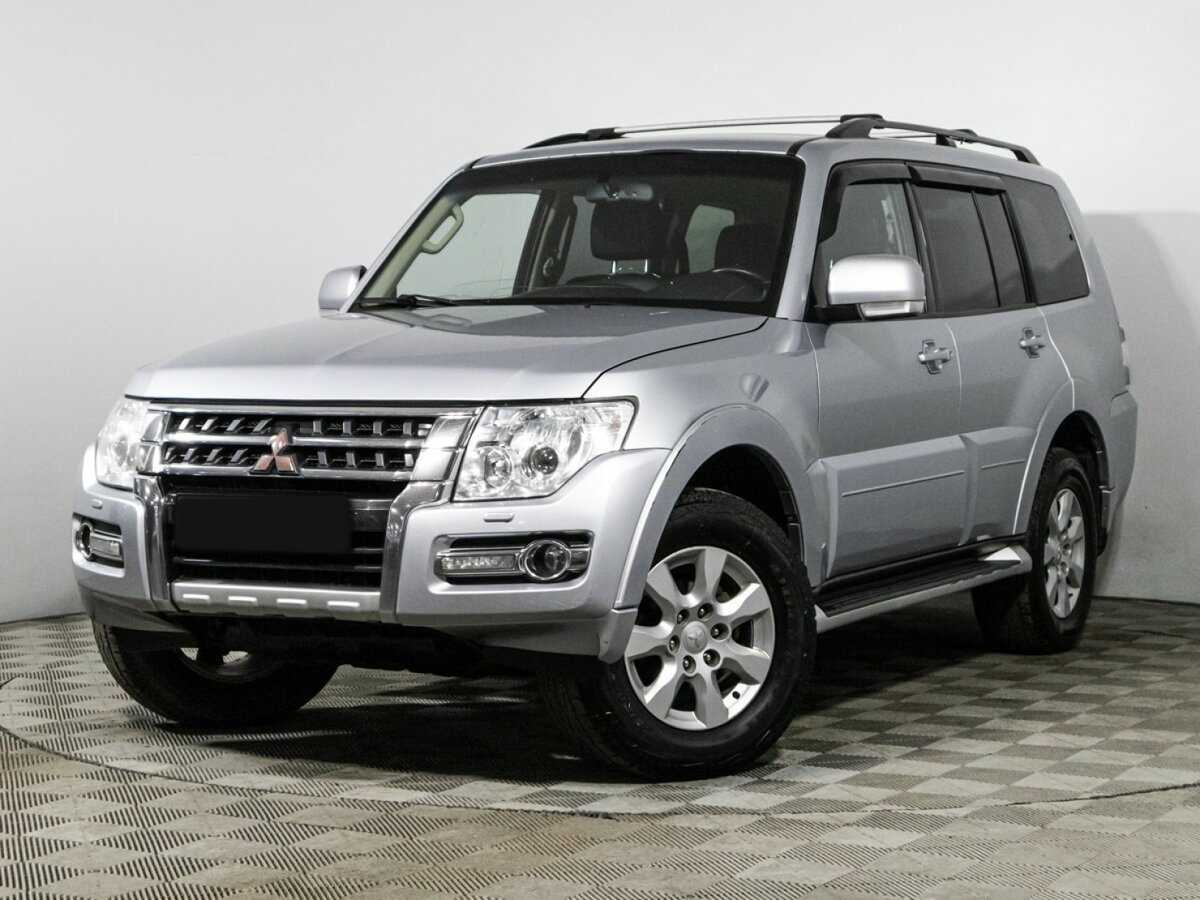 Mitsubishi Pajero с пробегом — 2015 год. Фото: #0