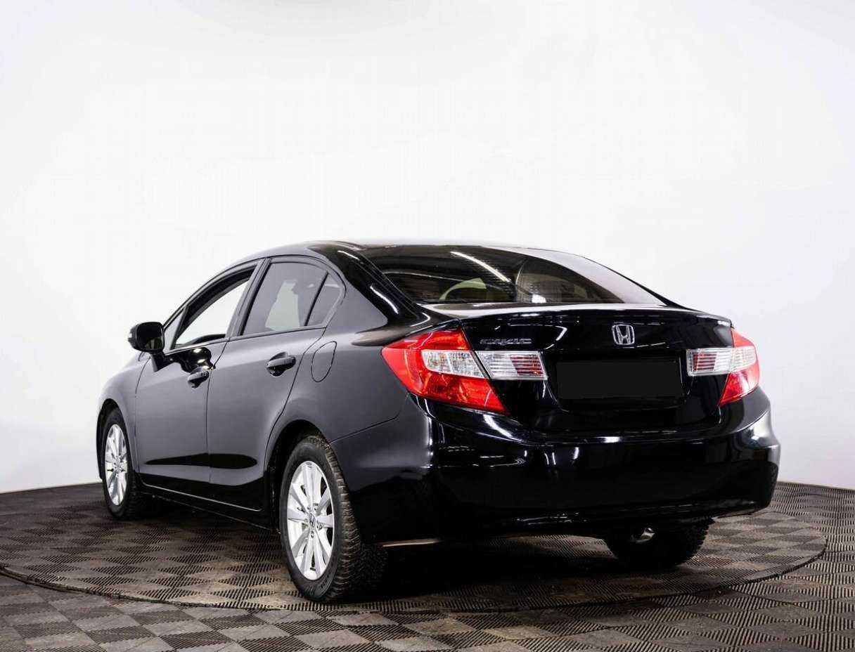 Honda Civic с пробегом — 2012 год. Фото: #3