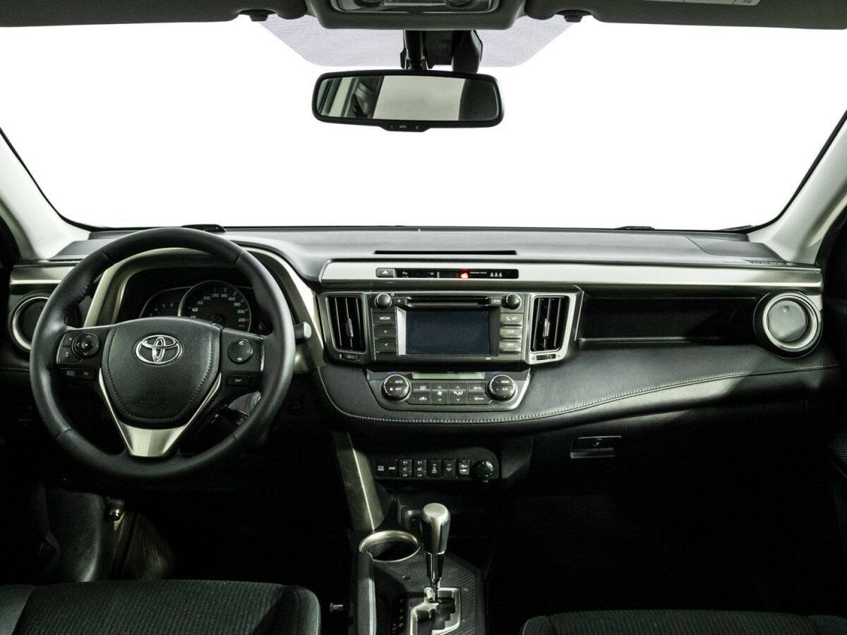 Toyota RAV4 с пробегом — 2015 год. Фото: #12